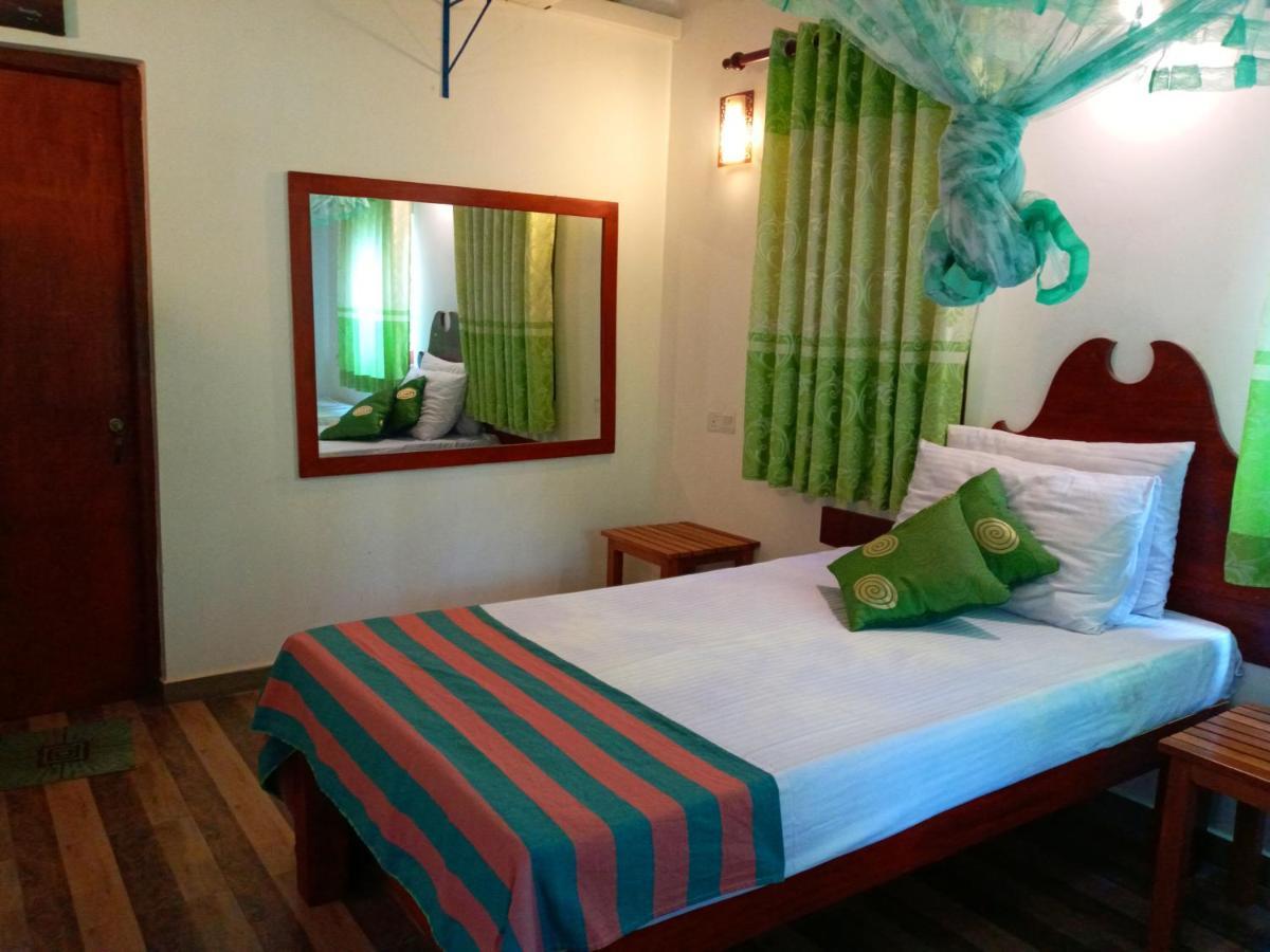Hideaway Homestay Habarana Exterior photo